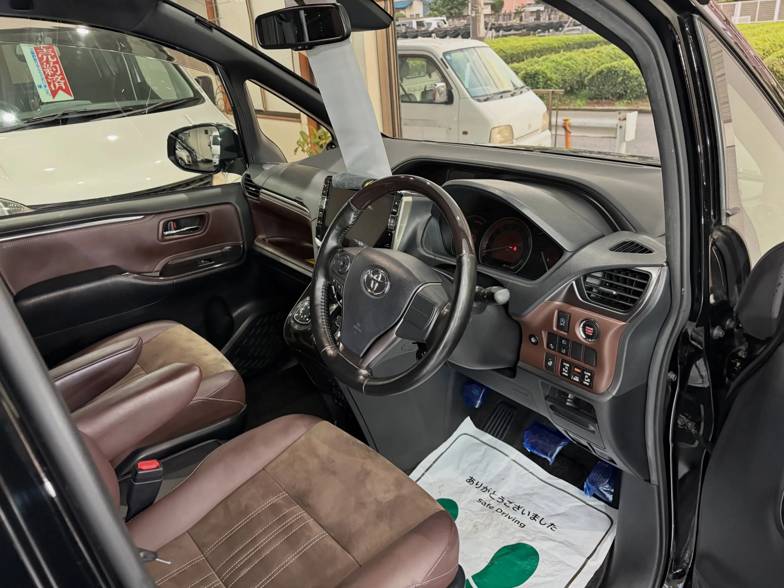 トヨタ エスクァイア 御納車させていただきました🤝